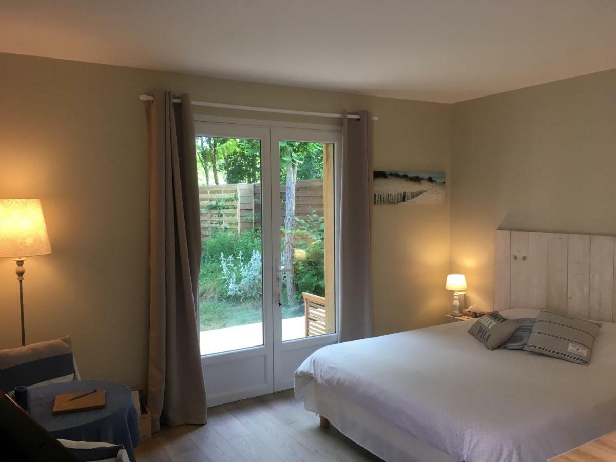 Escale Sous Les Pins Villa Salles  Eksteriør billede